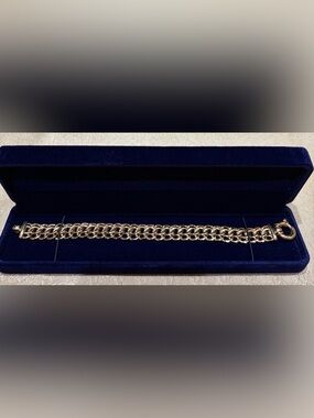 Women’s 18KT Gold Interlocking Link Bracelet